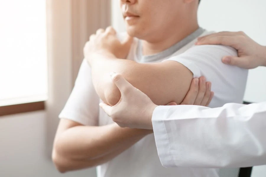 Shoulder-Impingement-painhero-ca